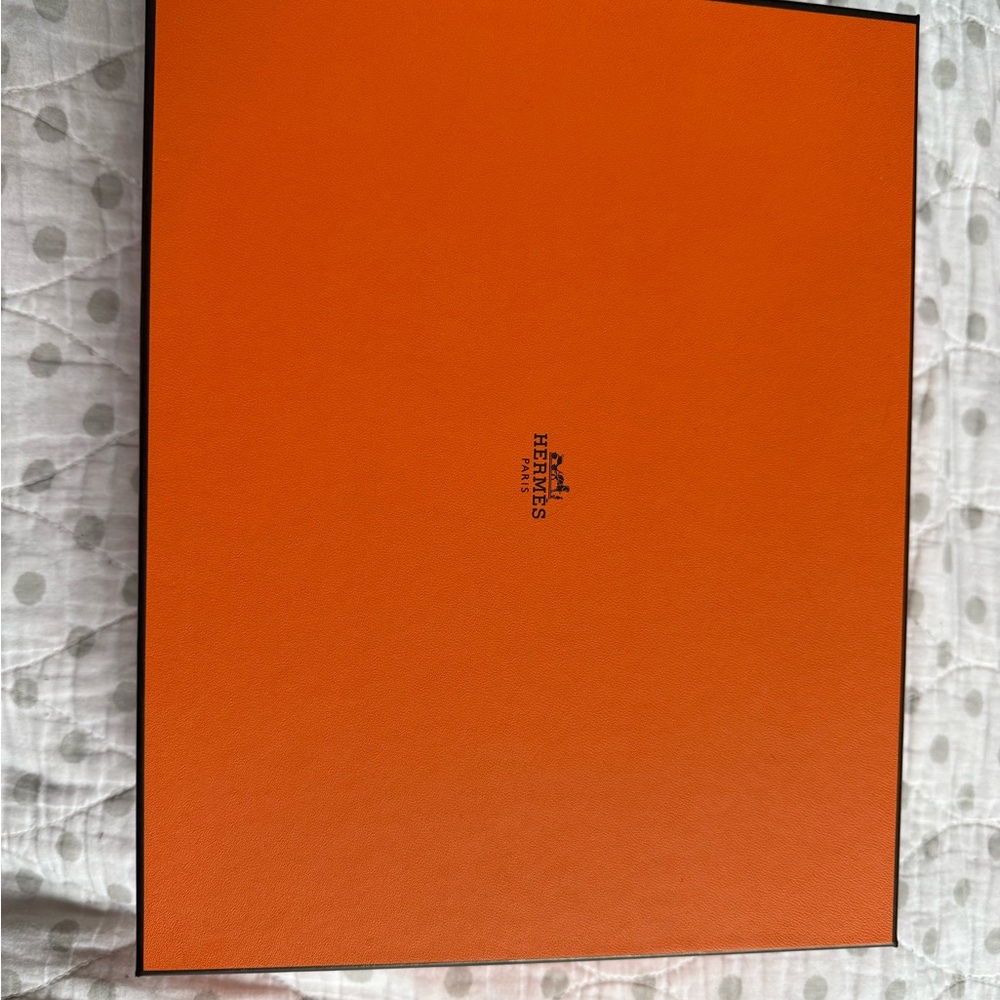 AUTHENTIC Hermes empty orange gift box 11x9x3 perfect shape!